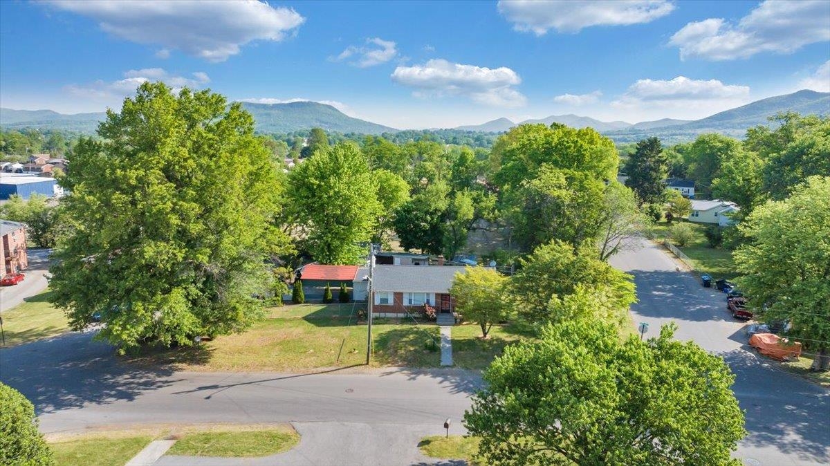 5001 Hildebrand Road NW Roanoke VA 24012