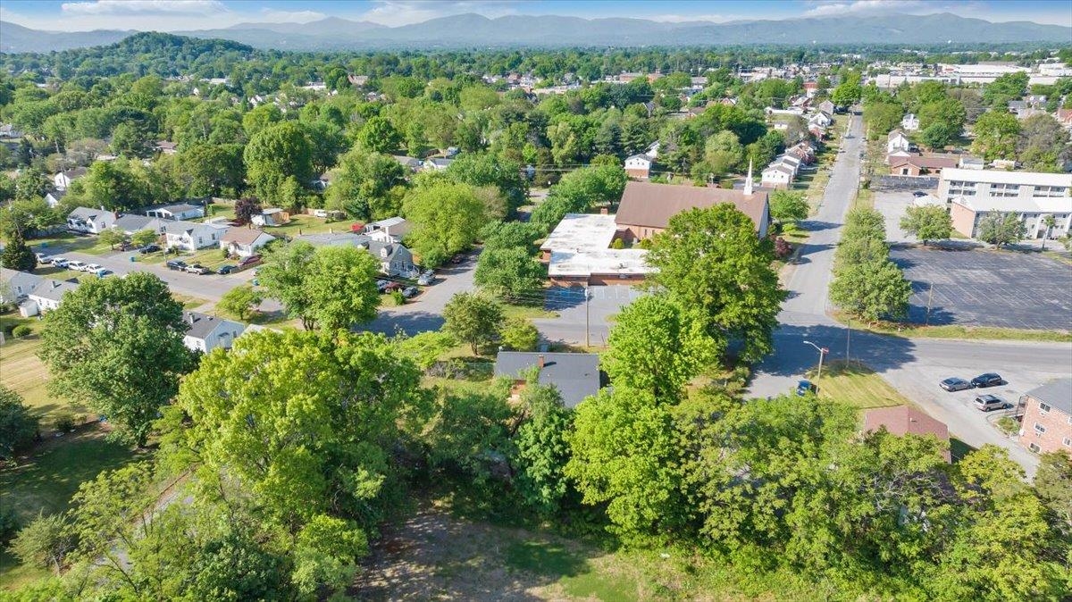 5001 Hildebrand Road NW Roanoke VA 24012