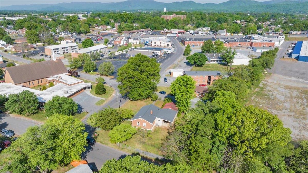 5001 Hildebrand Road NW Roanoke VA 24012