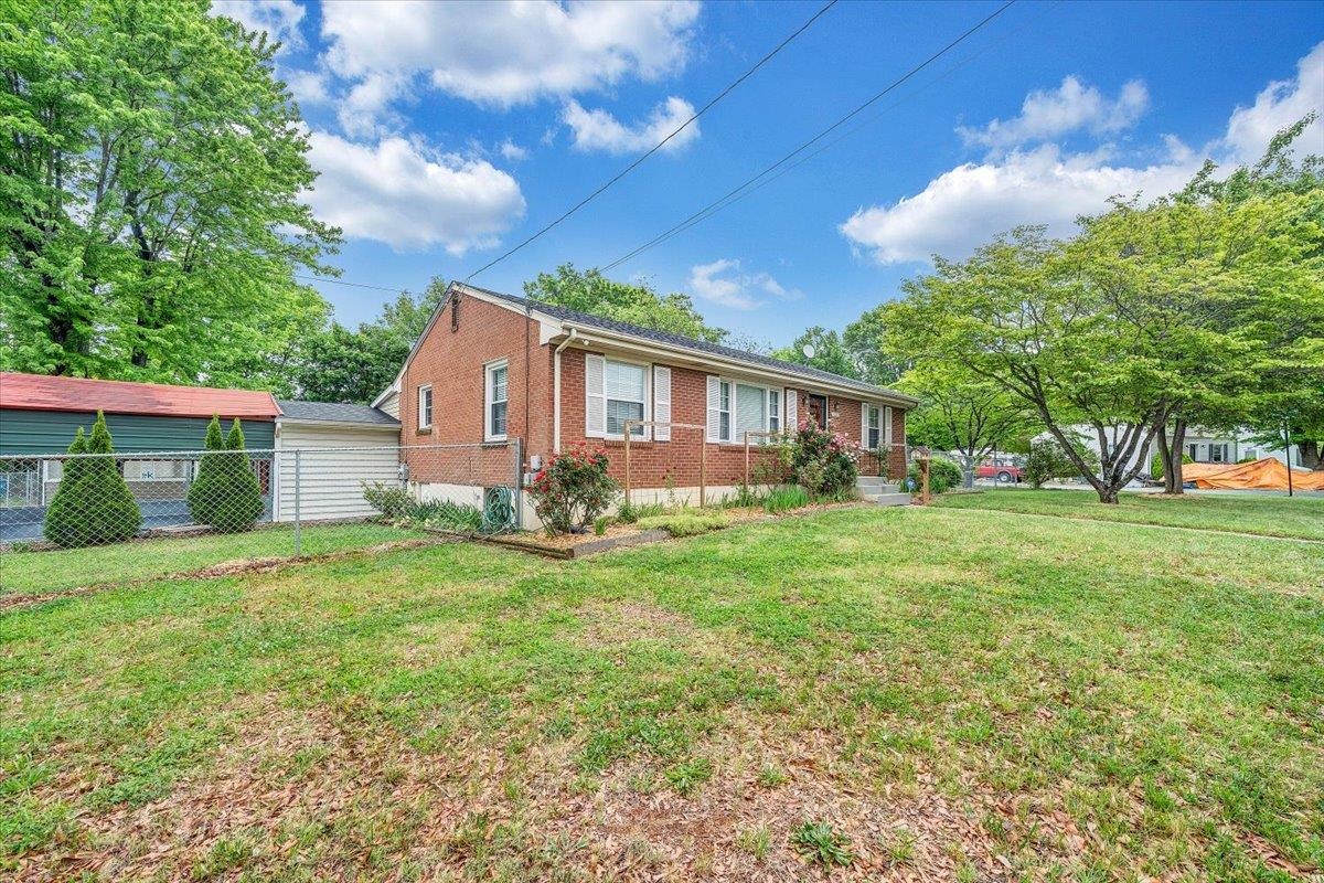 5001 Hildebrand Road NW Roanoke VA 24012