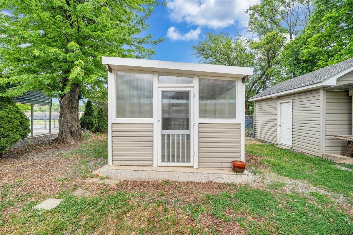 5001 Hildebrand Road NW Roanoke VA 24012