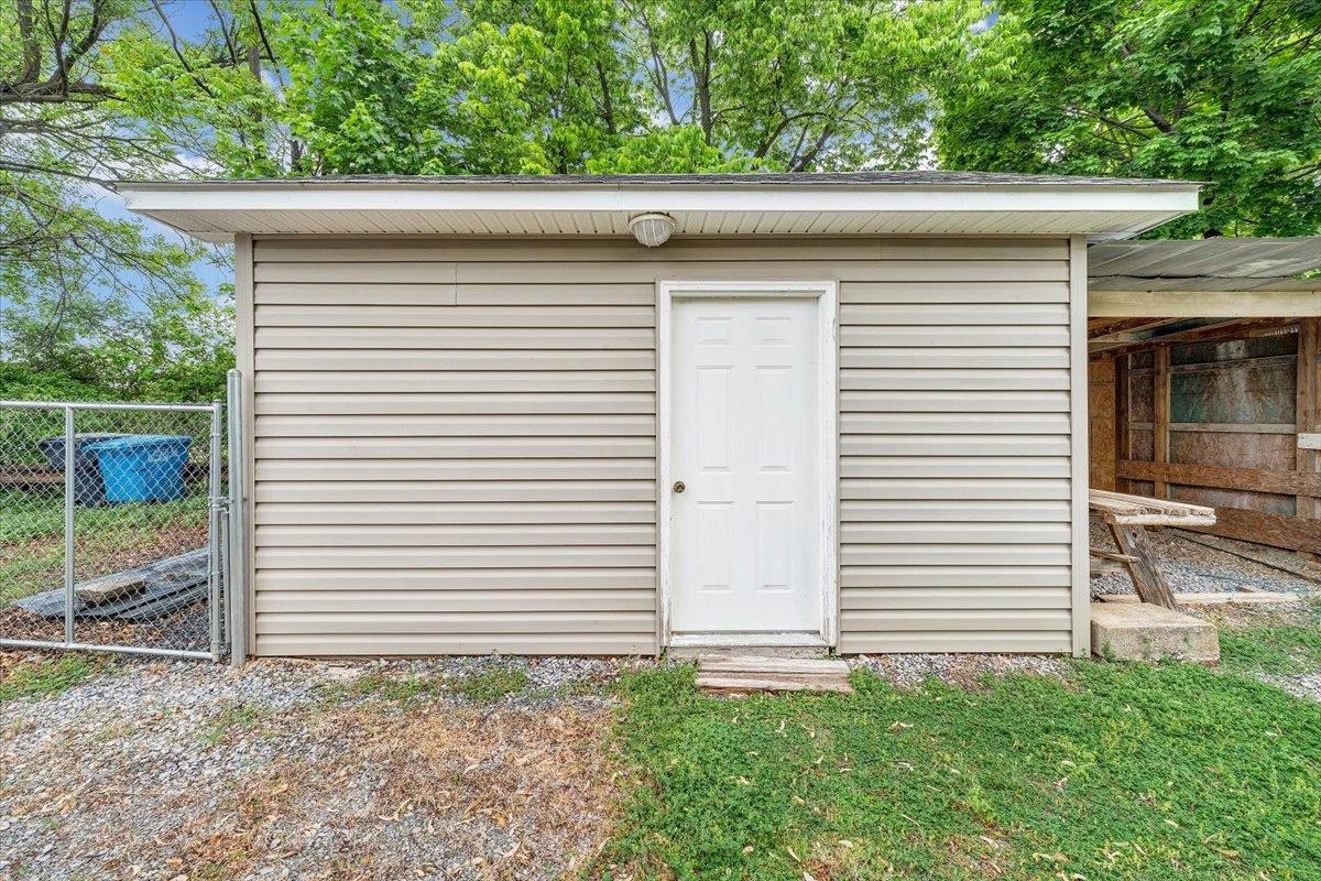 5001 Hildebrand Road NW Roanoke VA 24012