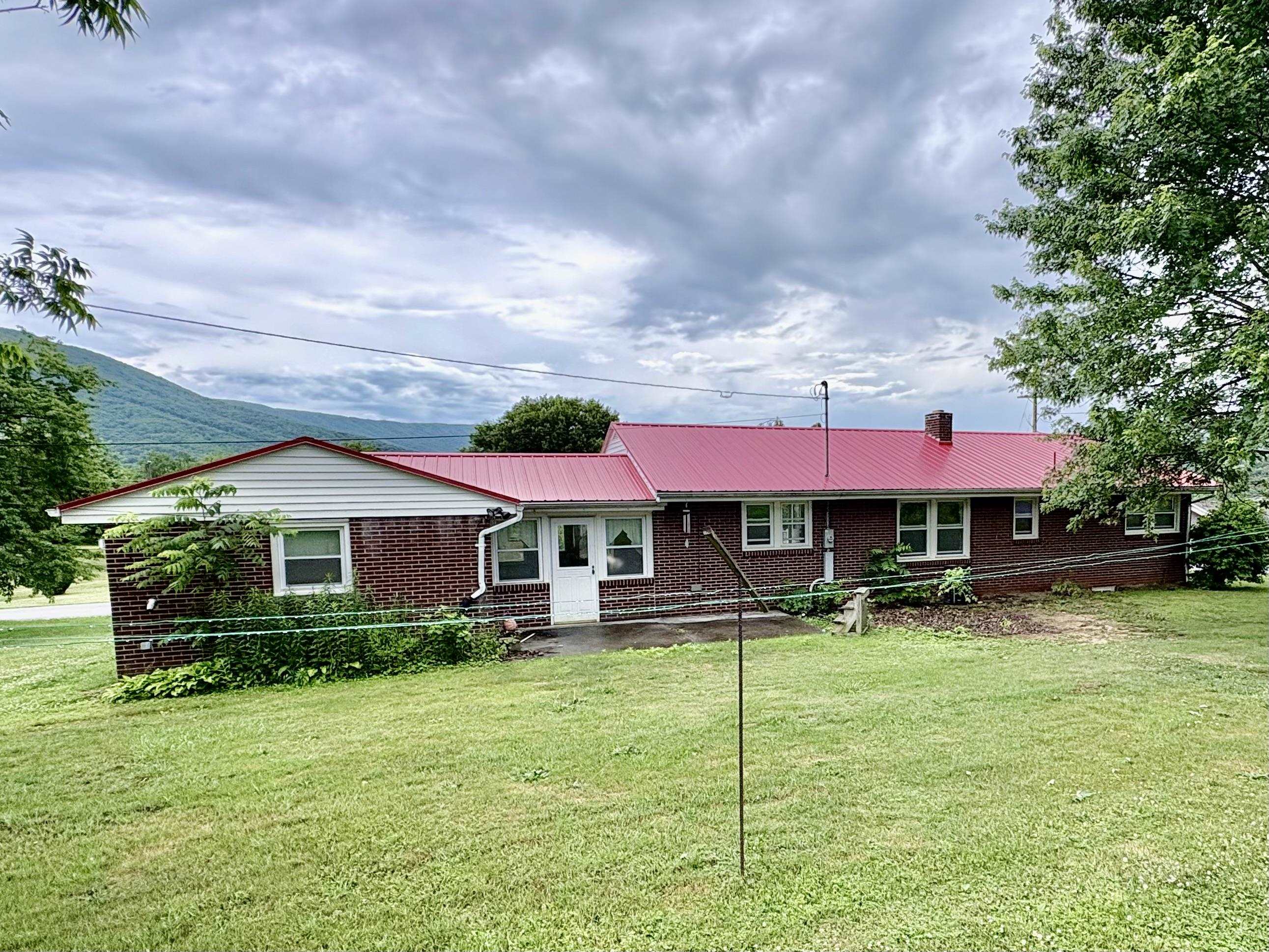 201 Honeysuckle Lane Narrows VA 24124