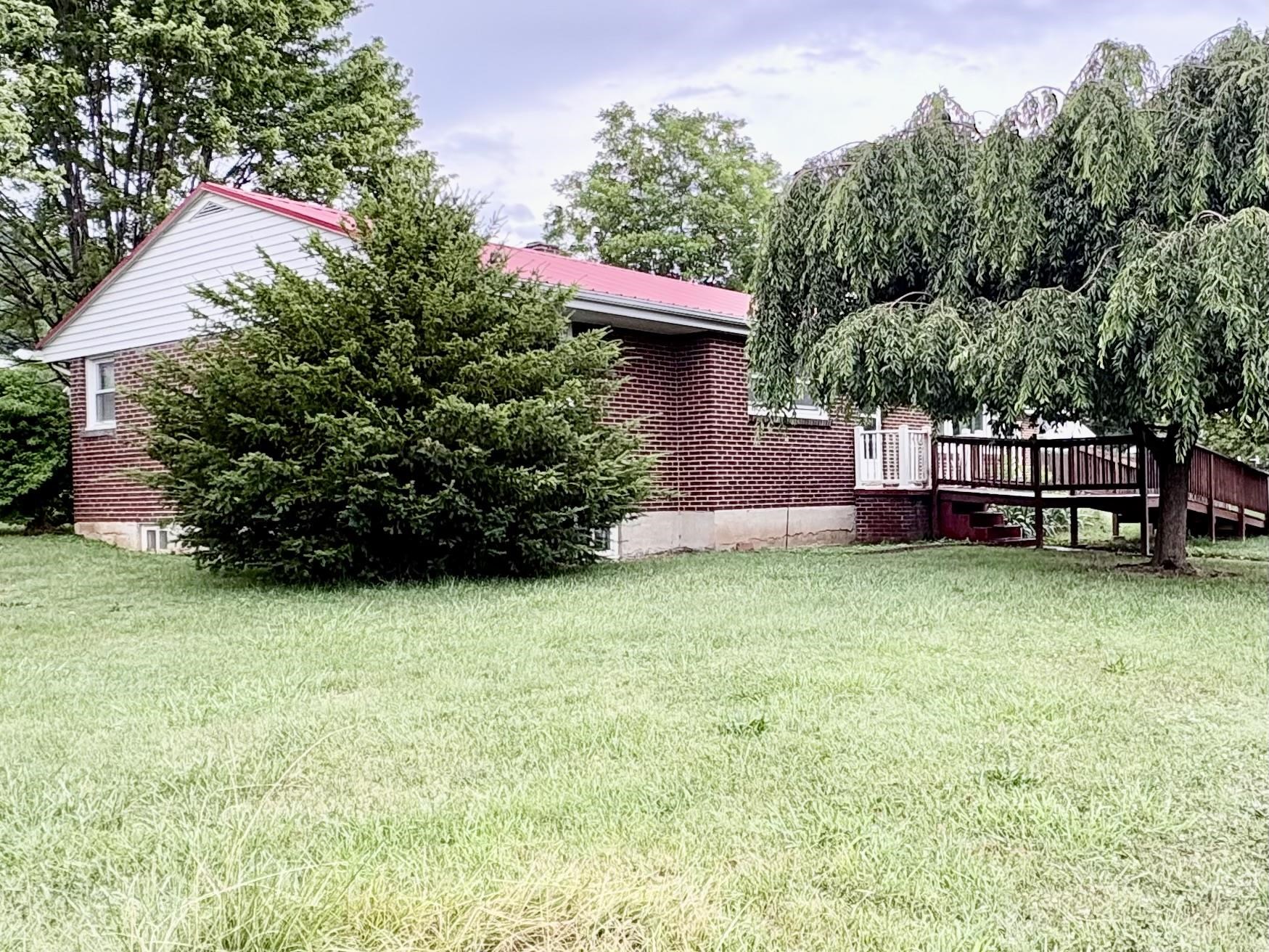 201 Honeysuckle Lane Narrows VA 24124