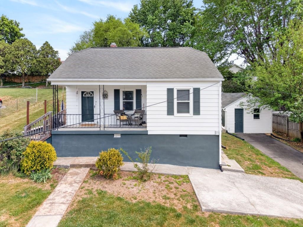 6810 Pulaski Avenue Fairlawn VA 24141