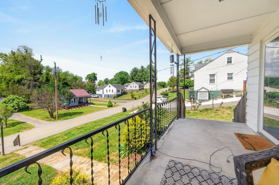 6810 Pulaski Avenue Fairlawn VA 24141