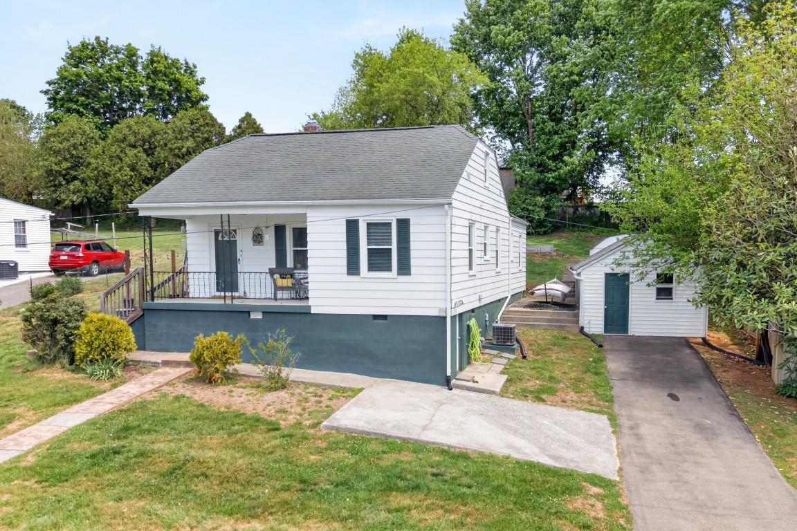 6810 Pulaski Avenue Fairlawn VA 24141
