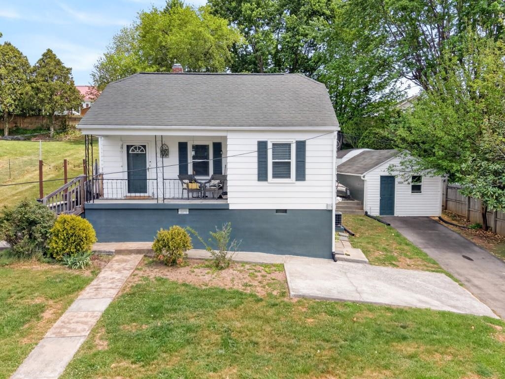 6810 Pulaski Avenue Fairlawn VA 24141