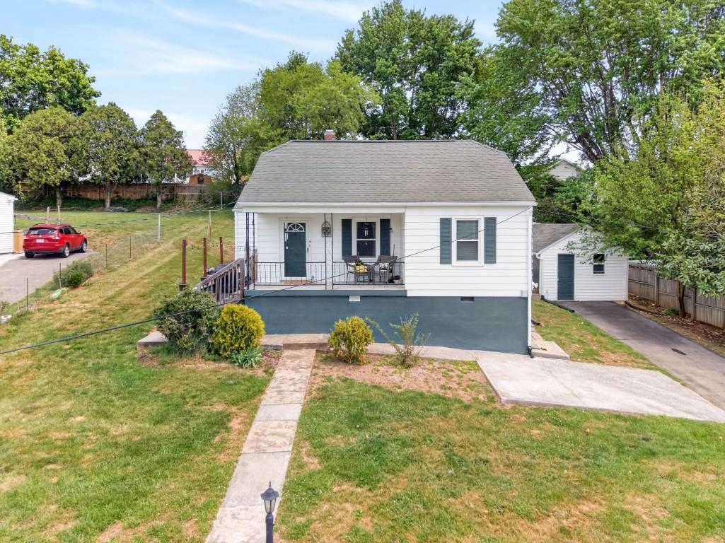 6810 Pulaski Avenue Fairlawn VA 24141