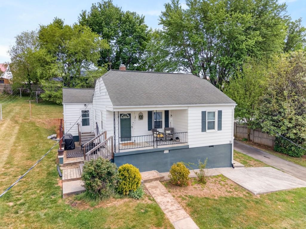 6810 Pulaski Avenue Fairlawn VA 24141