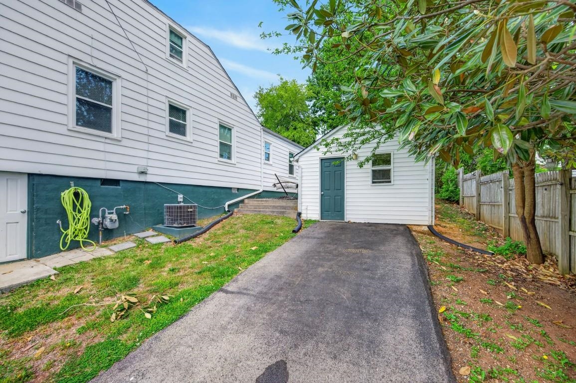6810 Pulaski Avenue Fairlawn VA 24141