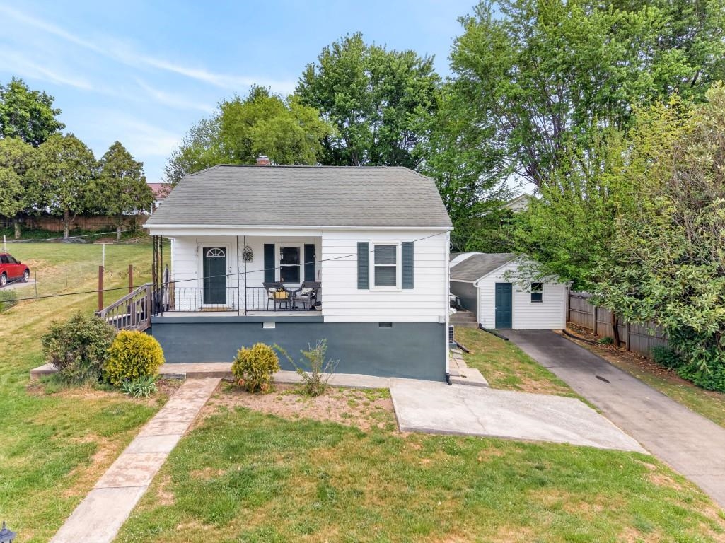 6810 Pulaski Avenue Fairlawn VA 24141