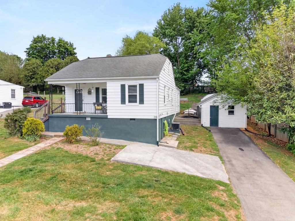 6810 Pulaski Avenue Fairlawn VA 24141