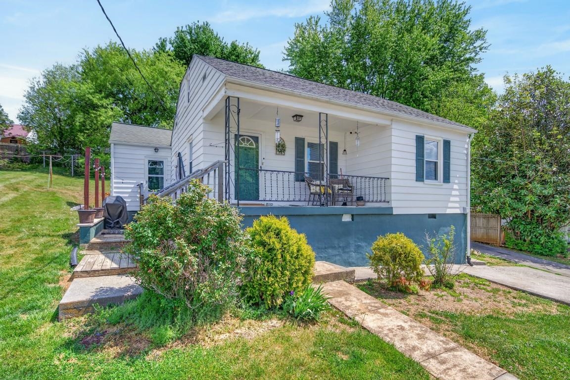 6810 Pulaski Avenue Fairlawn VA 24141