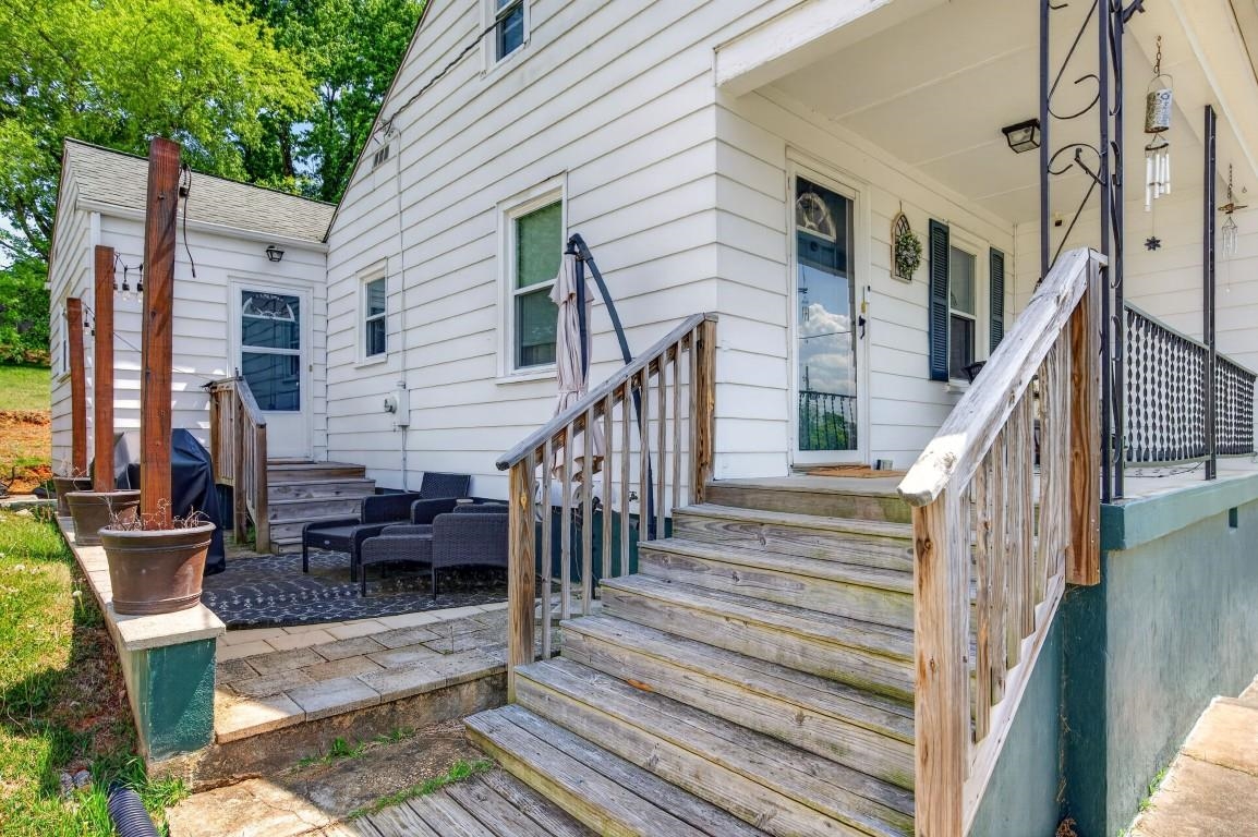 6810 Pulaski Avenue Fairlawn VA 24141