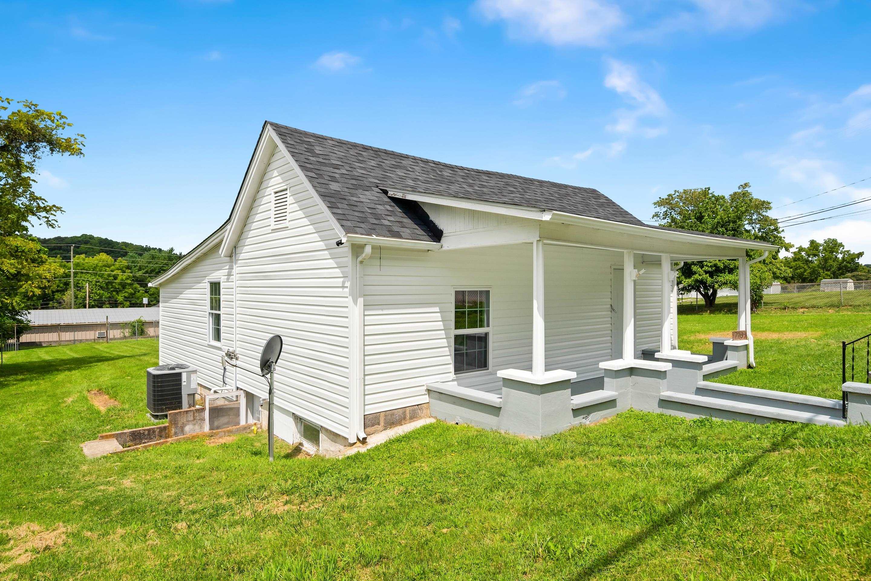 2409 2nd Street Radford VA 24141
