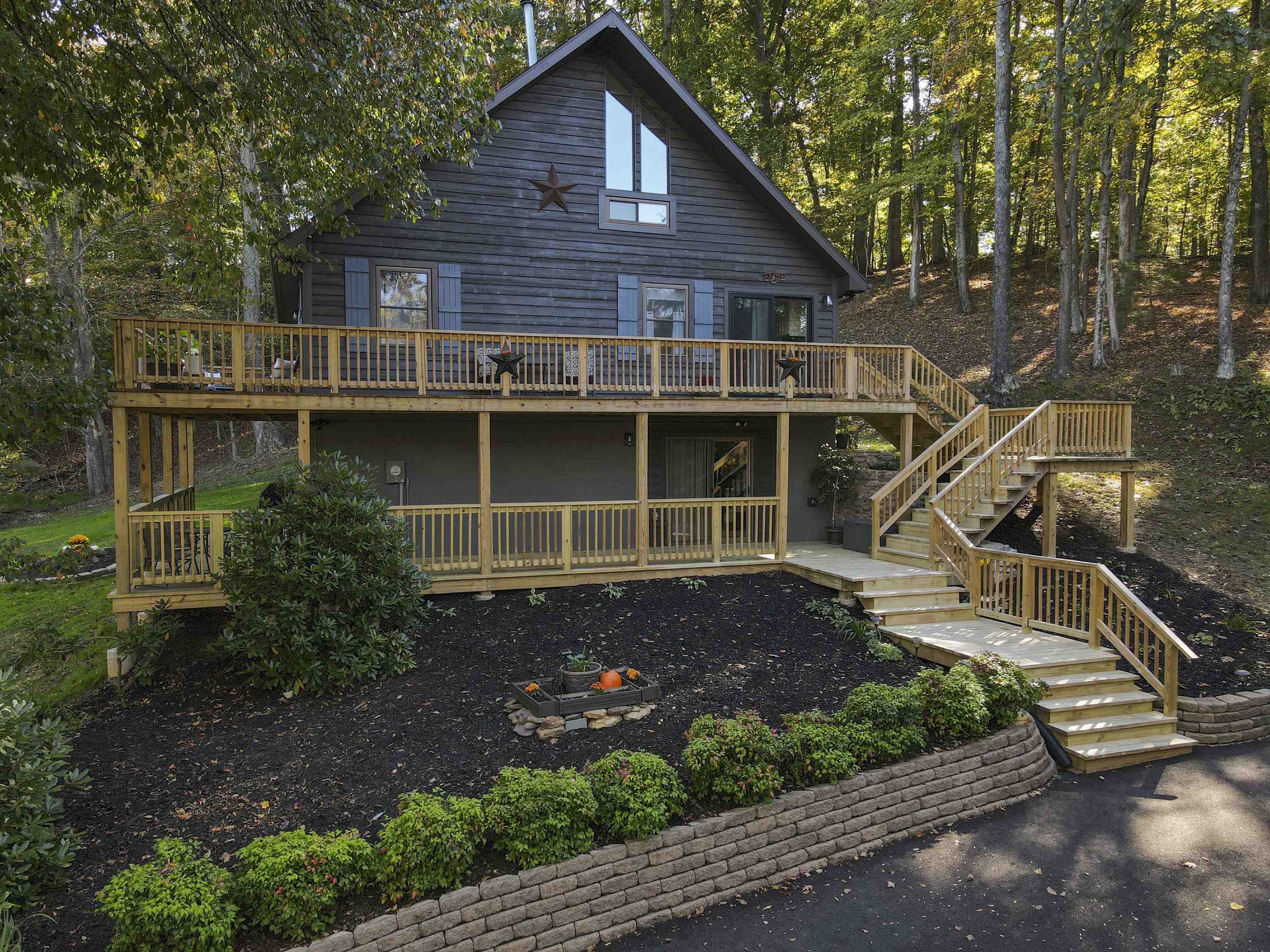 6826 River Front Drive Radford VA 24141