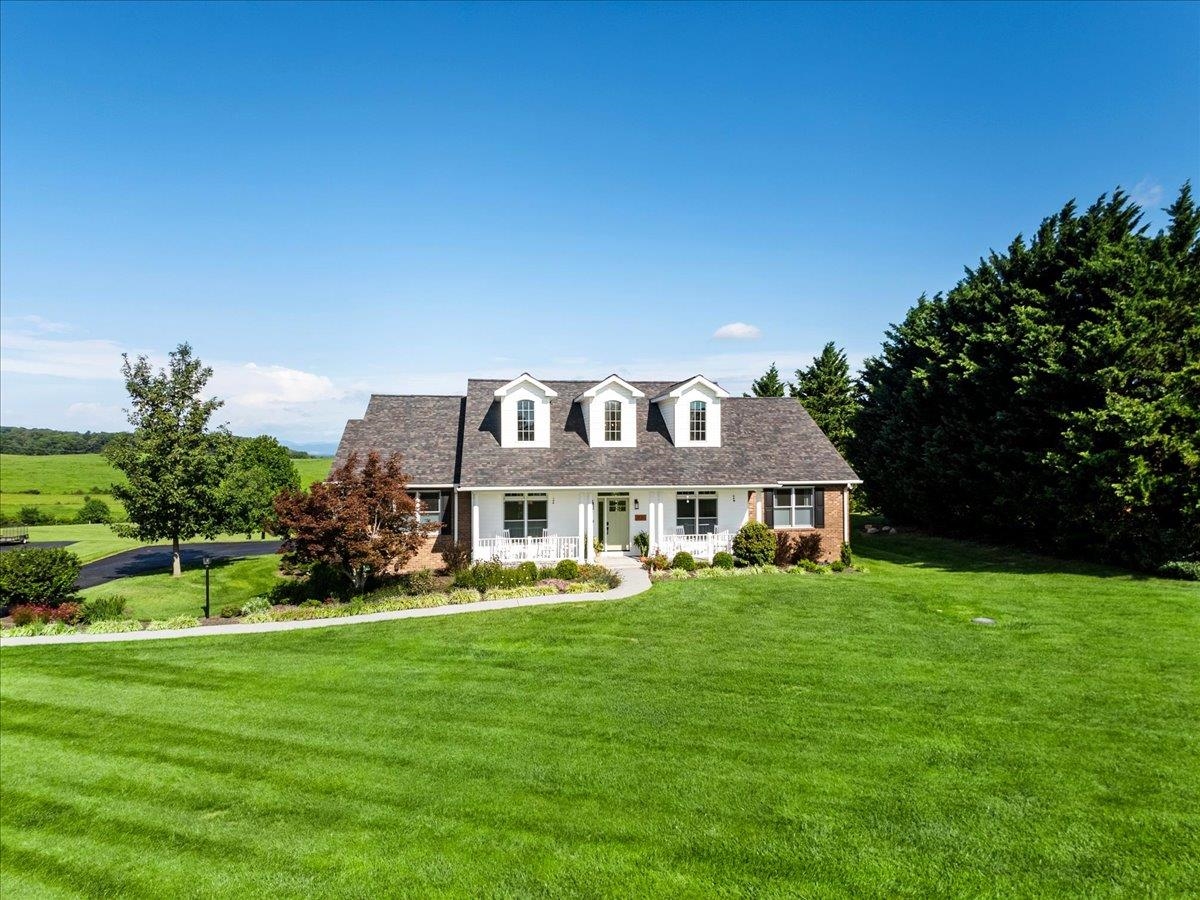 2120 Knoll Crest Drive Christiansburg VA 24073