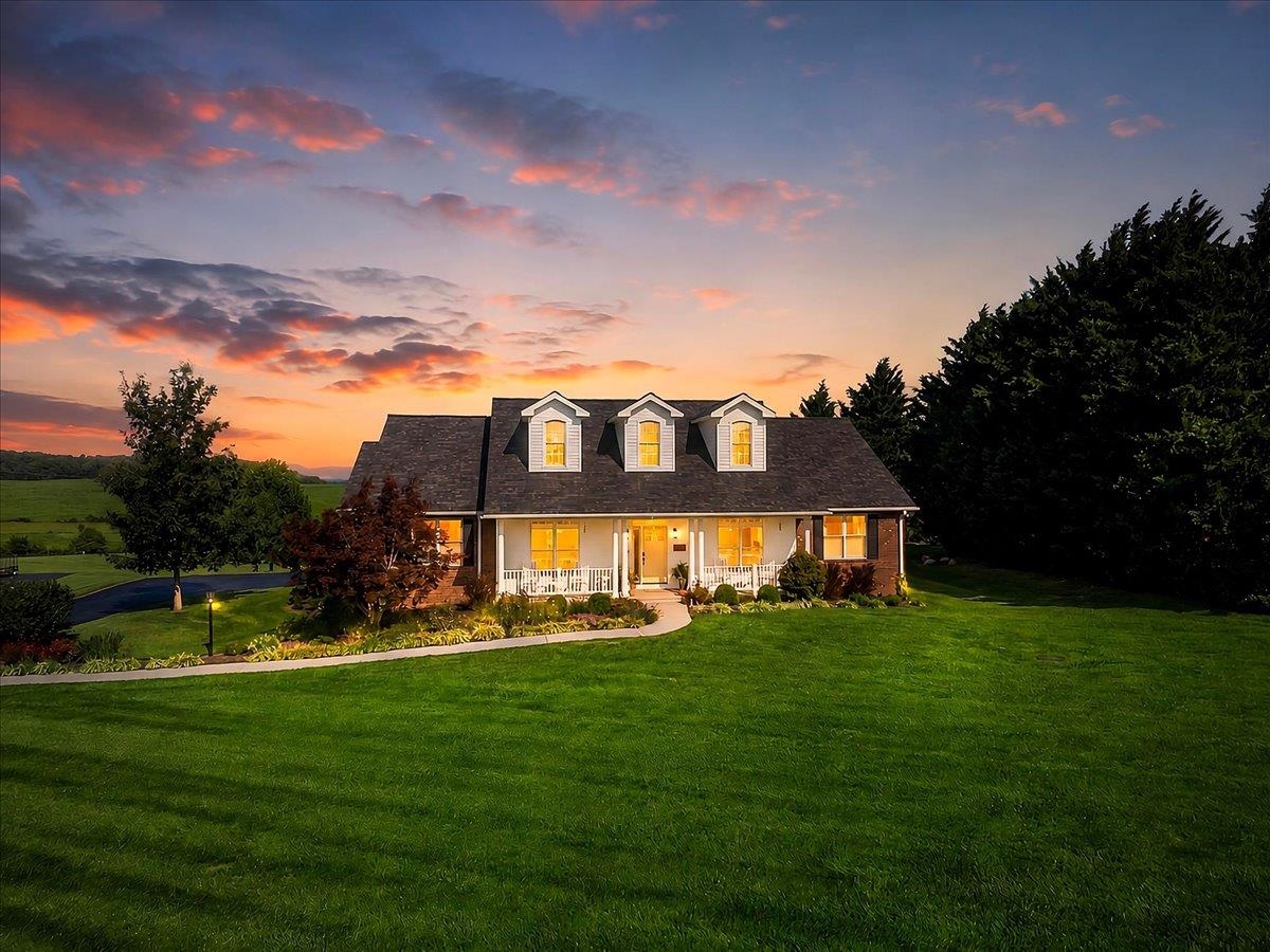 2120 Knoll Crest Drive Christiansburg VA 24073