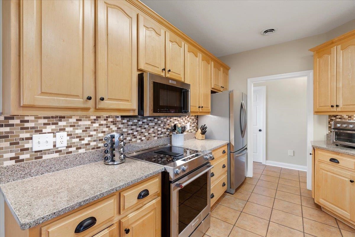 2120 Knoll Crest Drive Christiansburg VA 24073