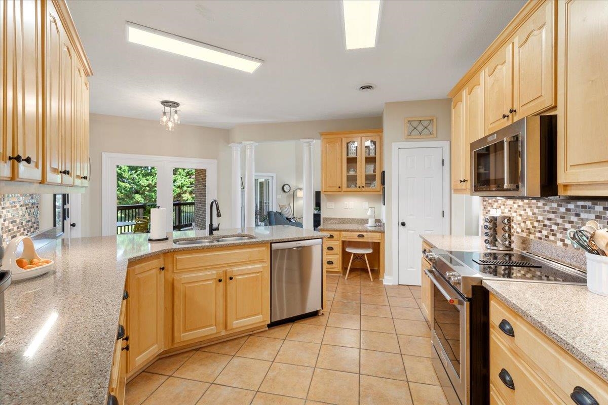 2120 Knoll Crest Drive Christiansburg VA 24073