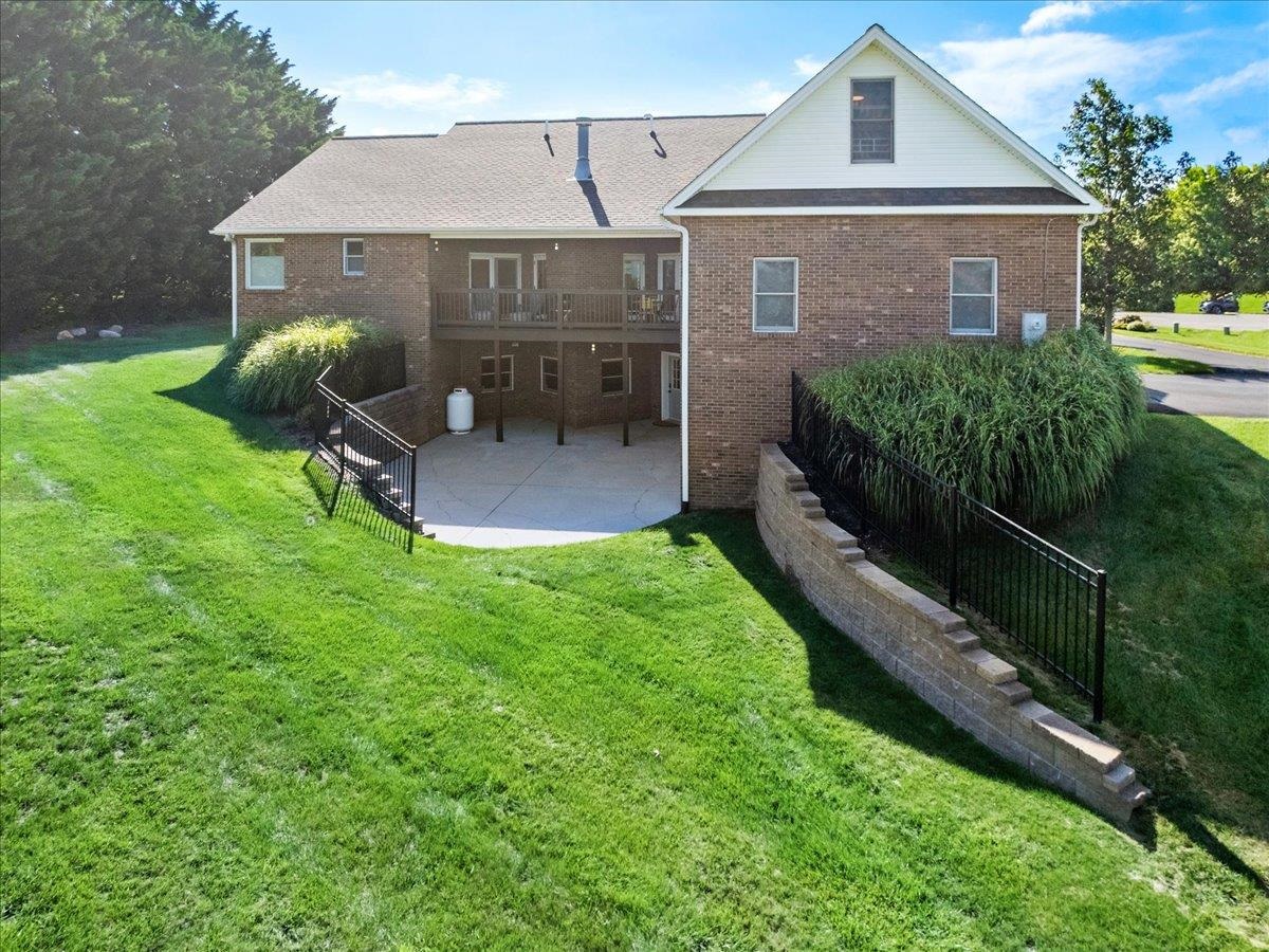 2120 Knoll Crest Drive Christiansburg VA 24073