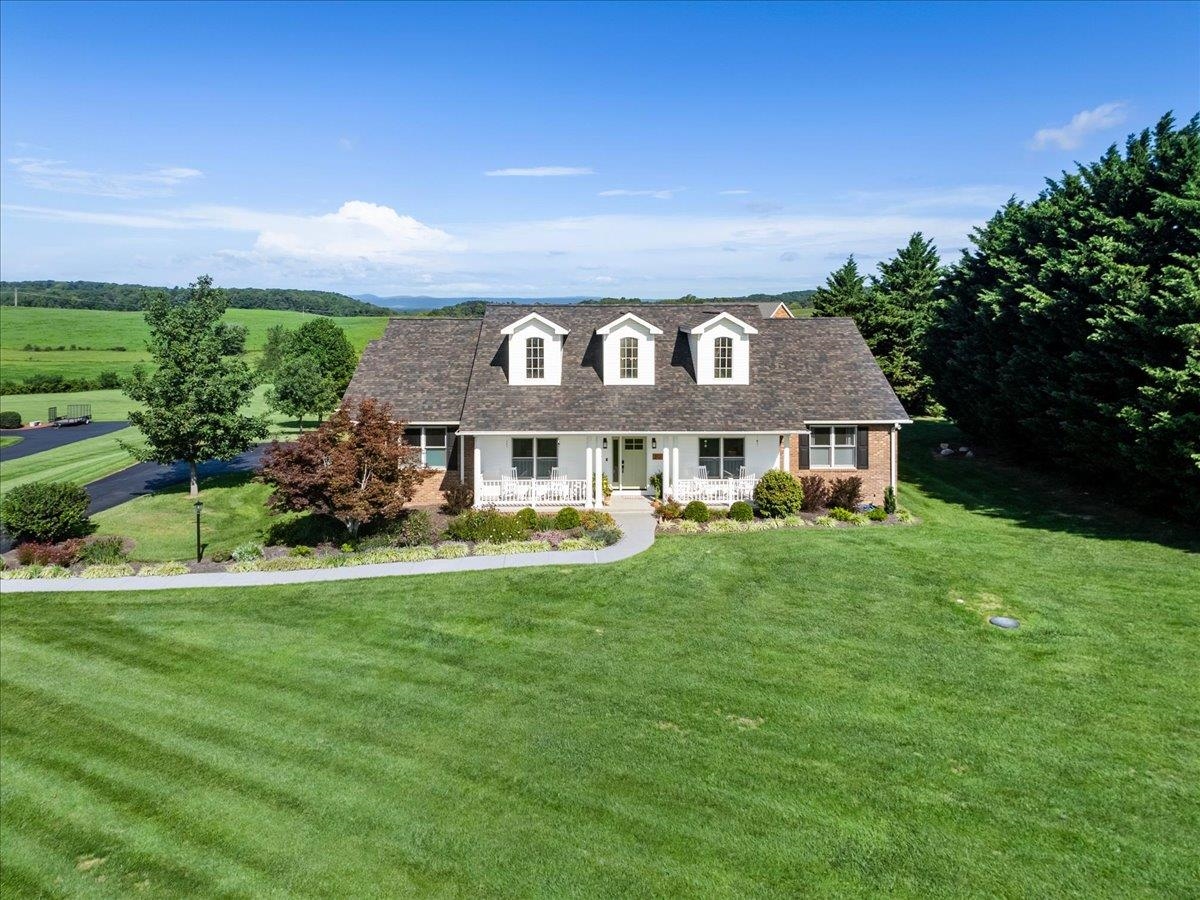 2120 Knoll Crest Drive Christiansburg VA 24073