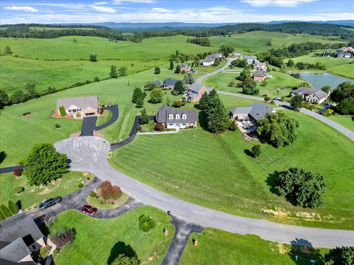 2120 Knoll Crest Drive Christiansburg VA 24073