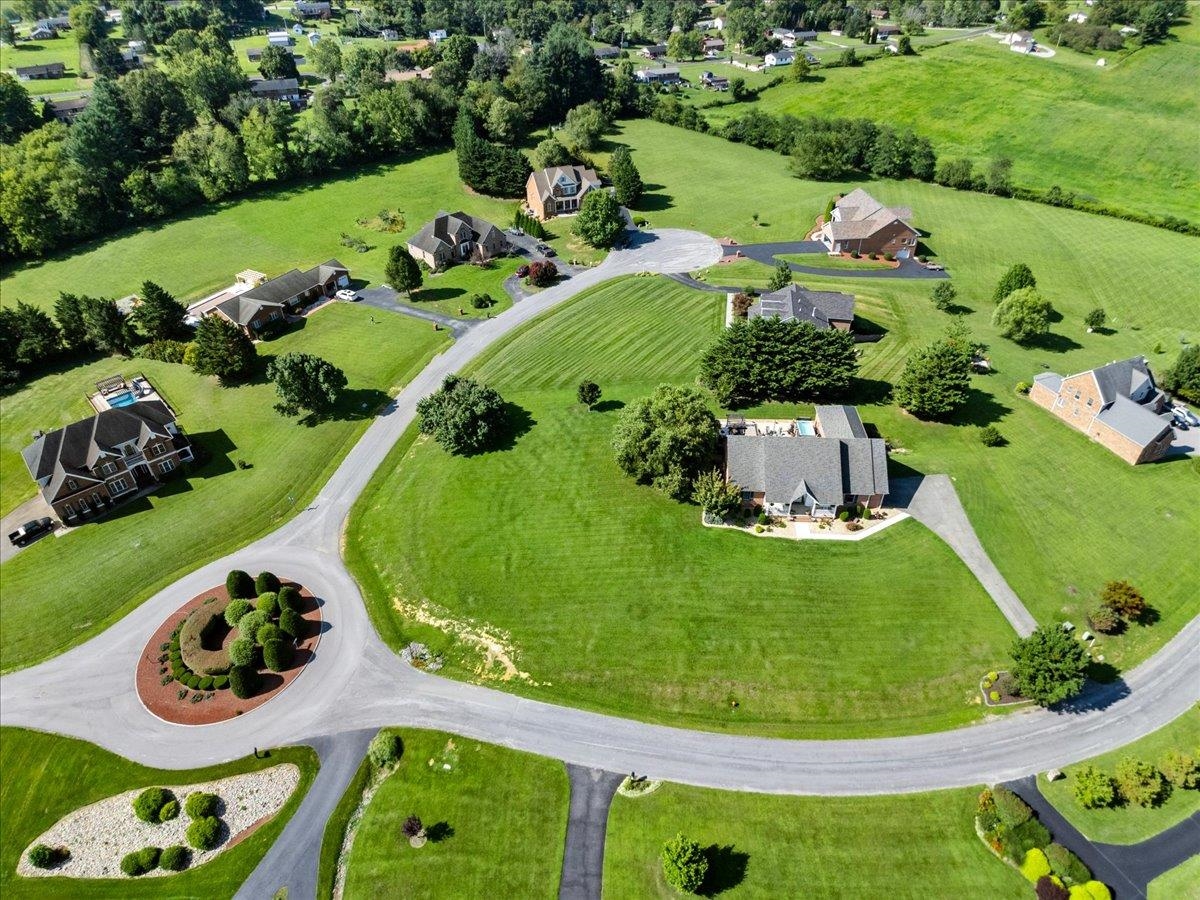 2120 Knoll Crest Drive Christiansburg VA 24073