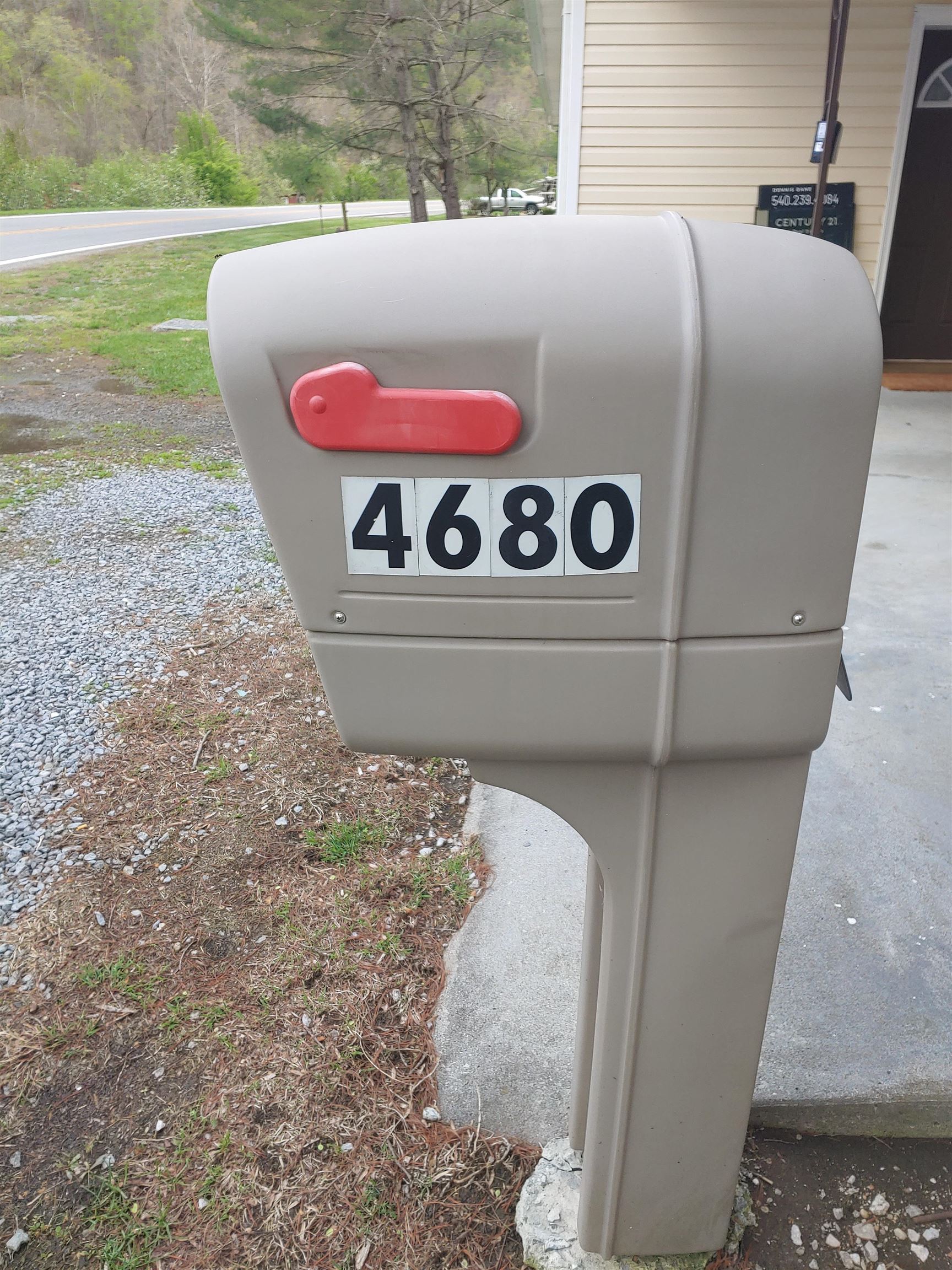 4680 Wolf Creek Road Narrows VA 24124