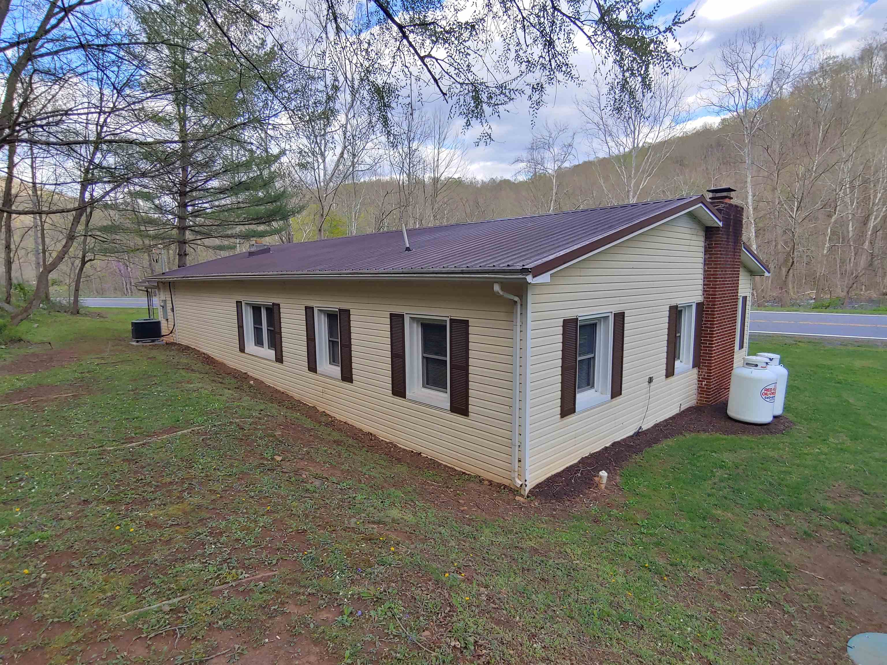 4680 Wolf Creek Road Narrows VA 24124