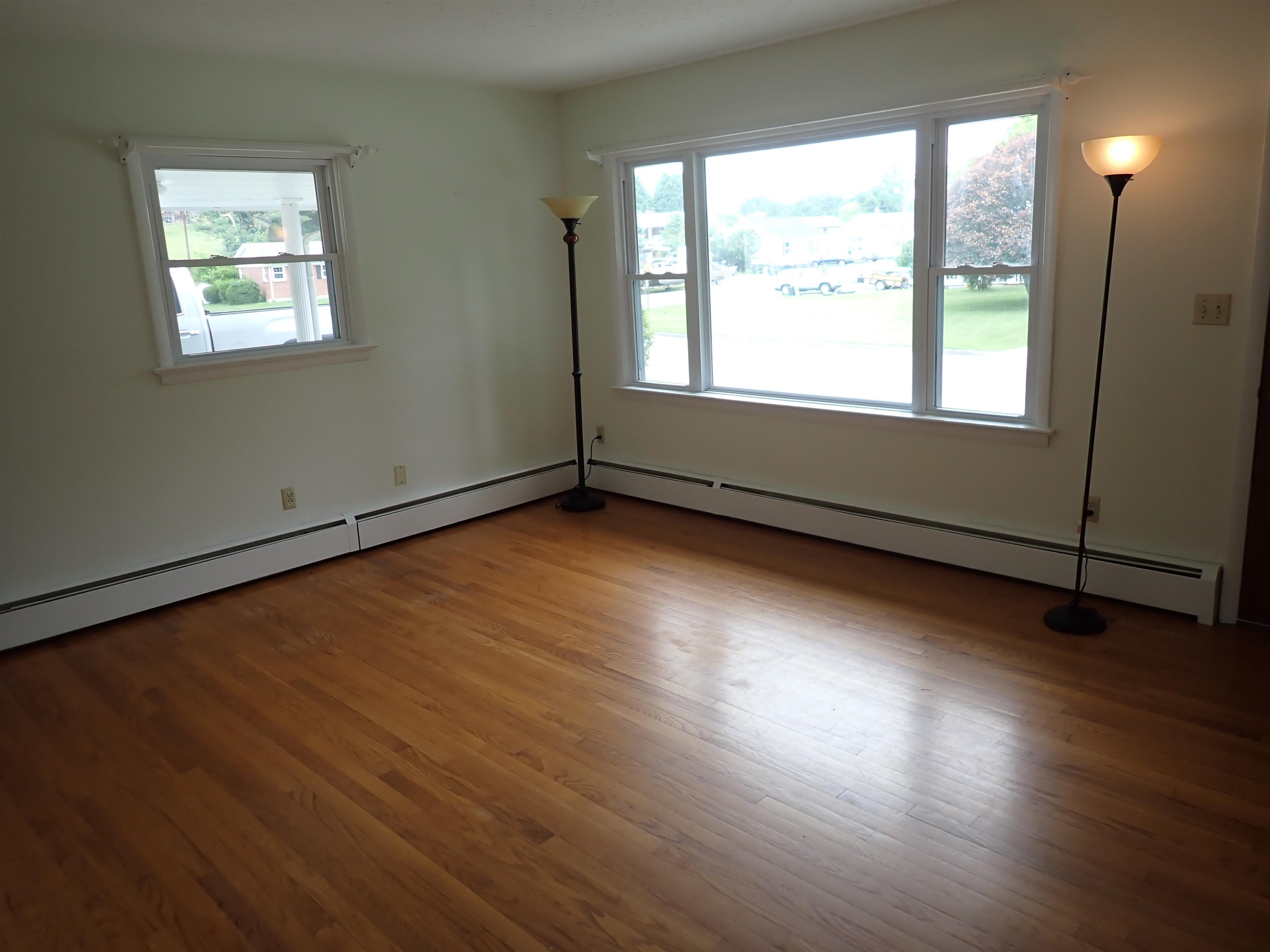902 Dundee Drive Radford VA 24141