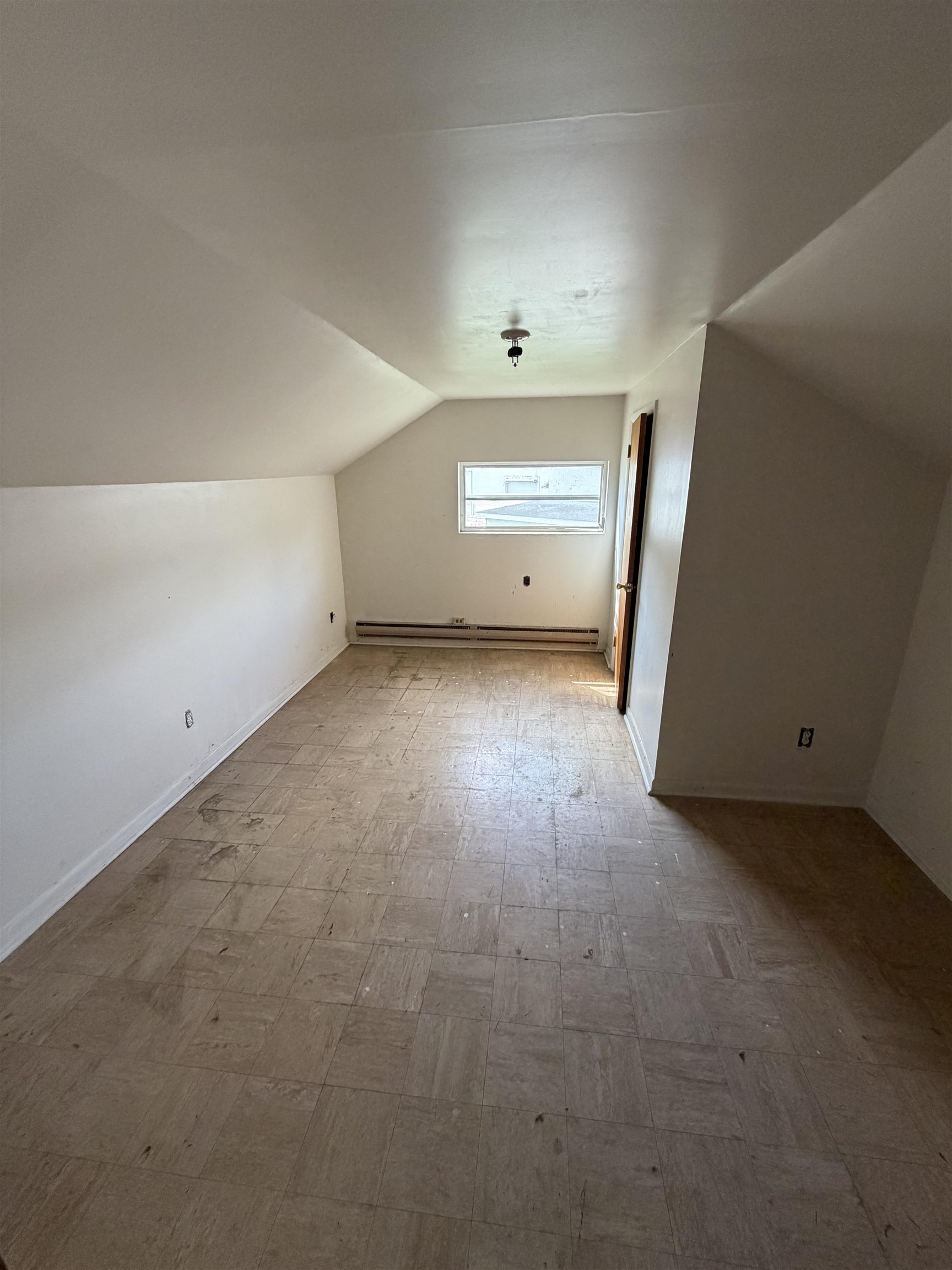 33 5th Street Bland VA 24315