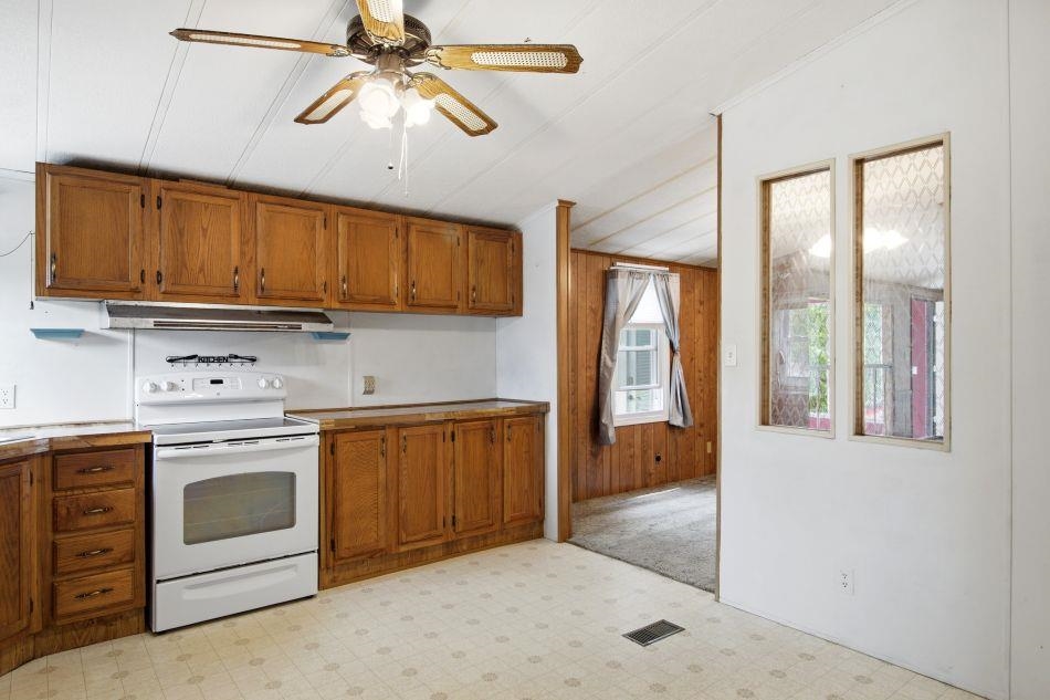 1738 Old Wolf Creek Road Narrows VA 24124