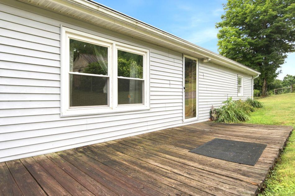 1738 Old Wolf Creek Road Narrows VA 24124