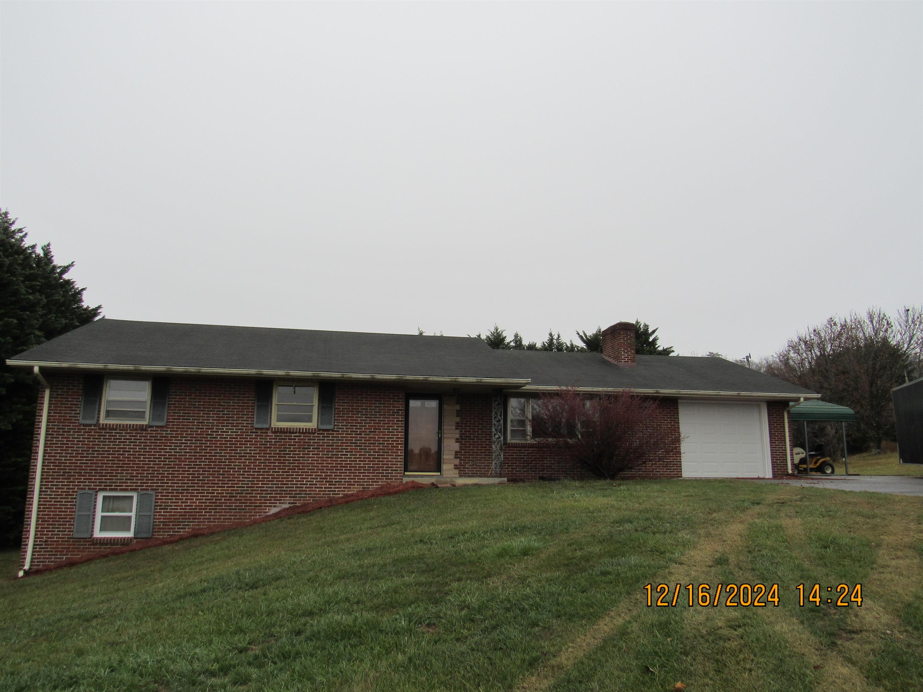 3592 Onyx Drive Radford VA 24141