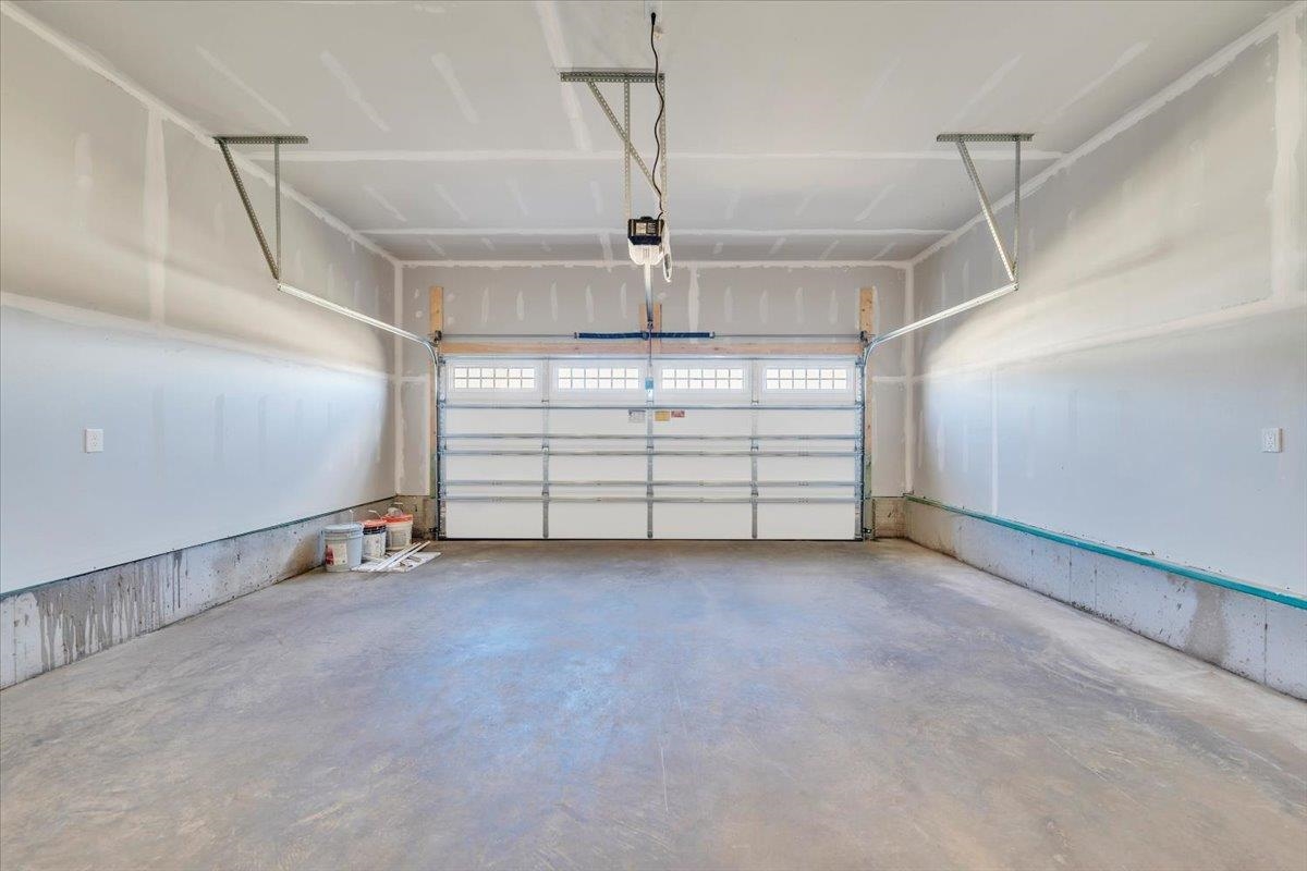 7401 King's Pointe Drive Fairlawn VA 24141