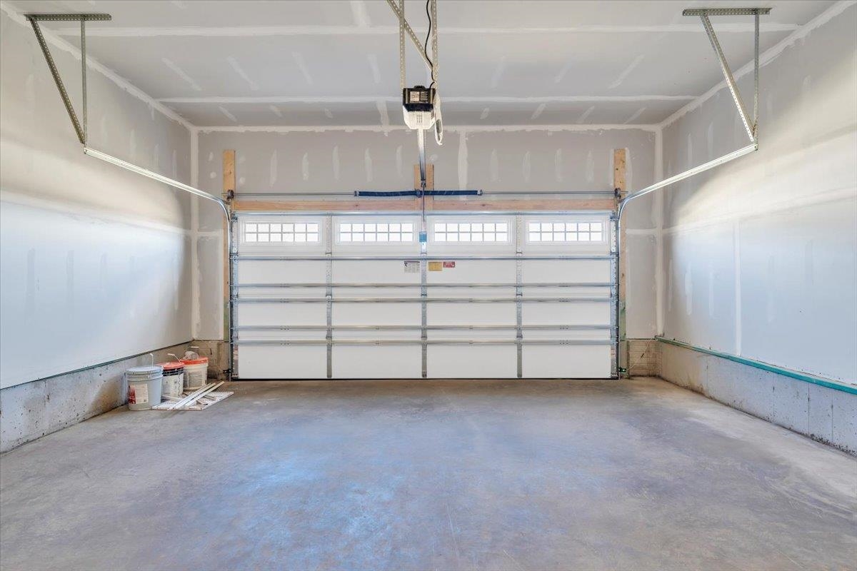 7401 King's Pointe Drive Fairlawn VA 24141