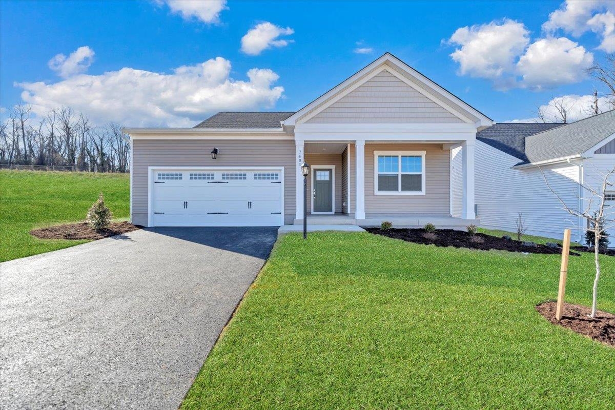 7401 King's Pointe Drive Fairlawn VA 24141