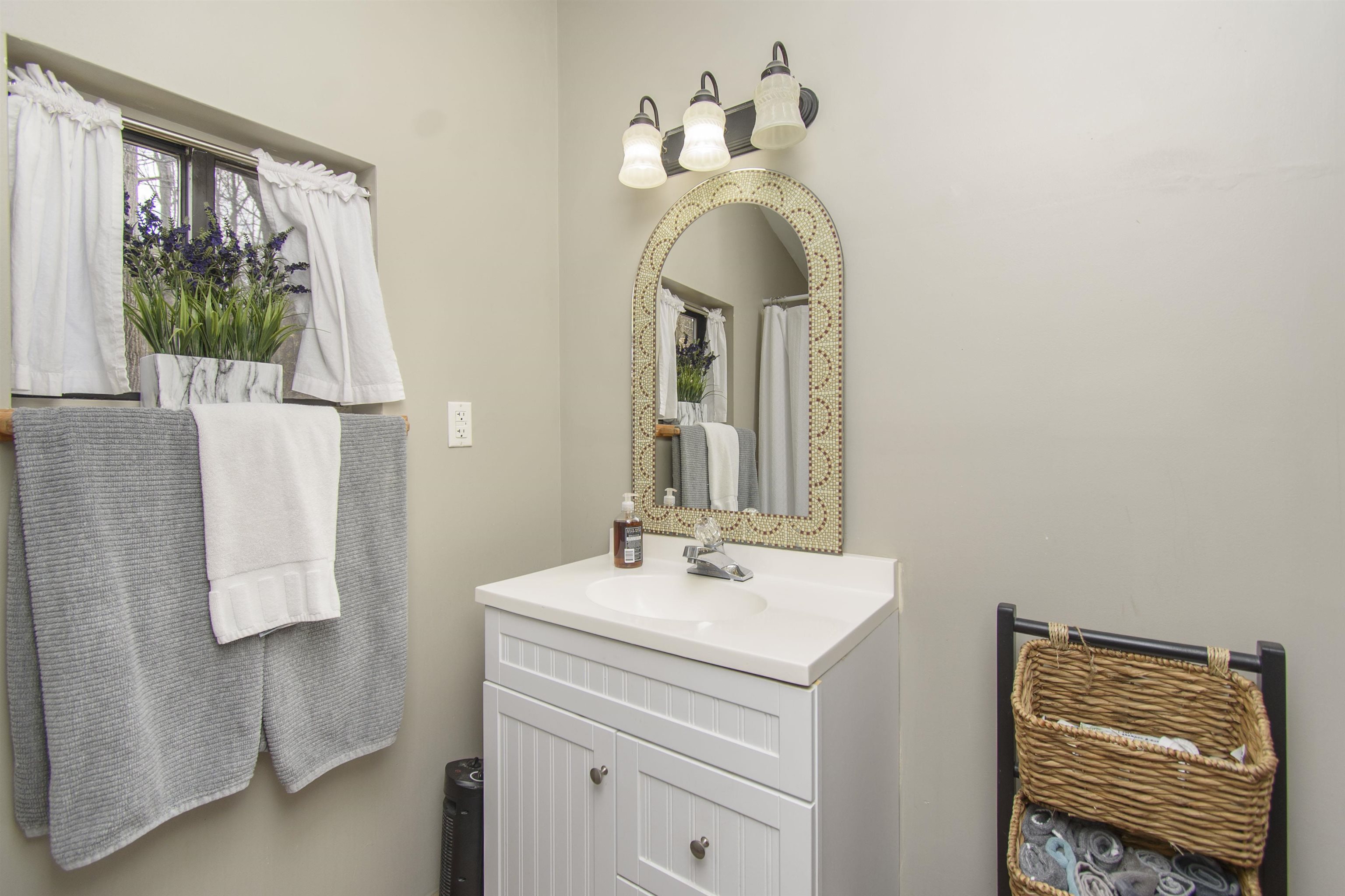 925 Mountain Drive Radford VA 24141