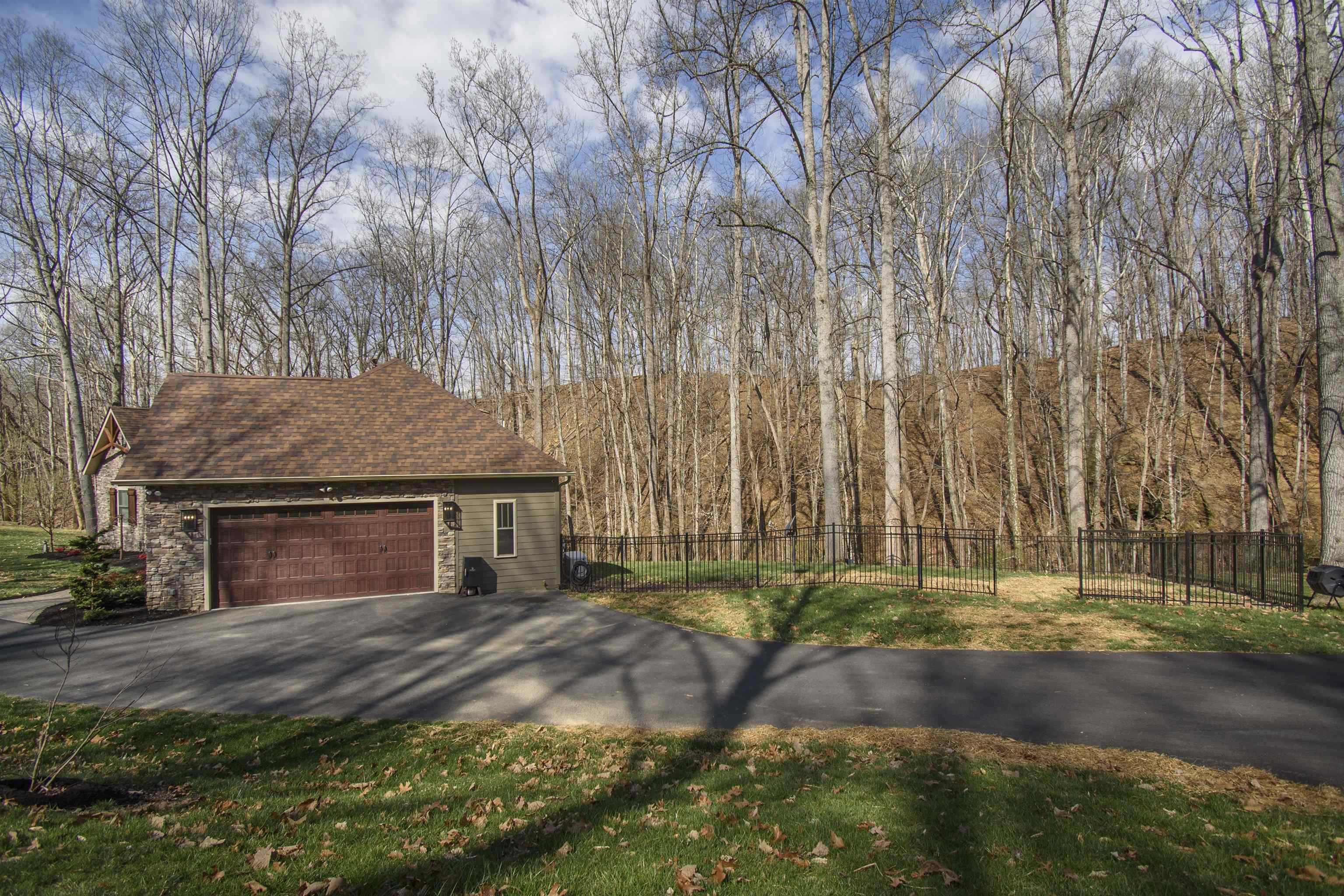 925 Mountain Drive Radford VA 24141