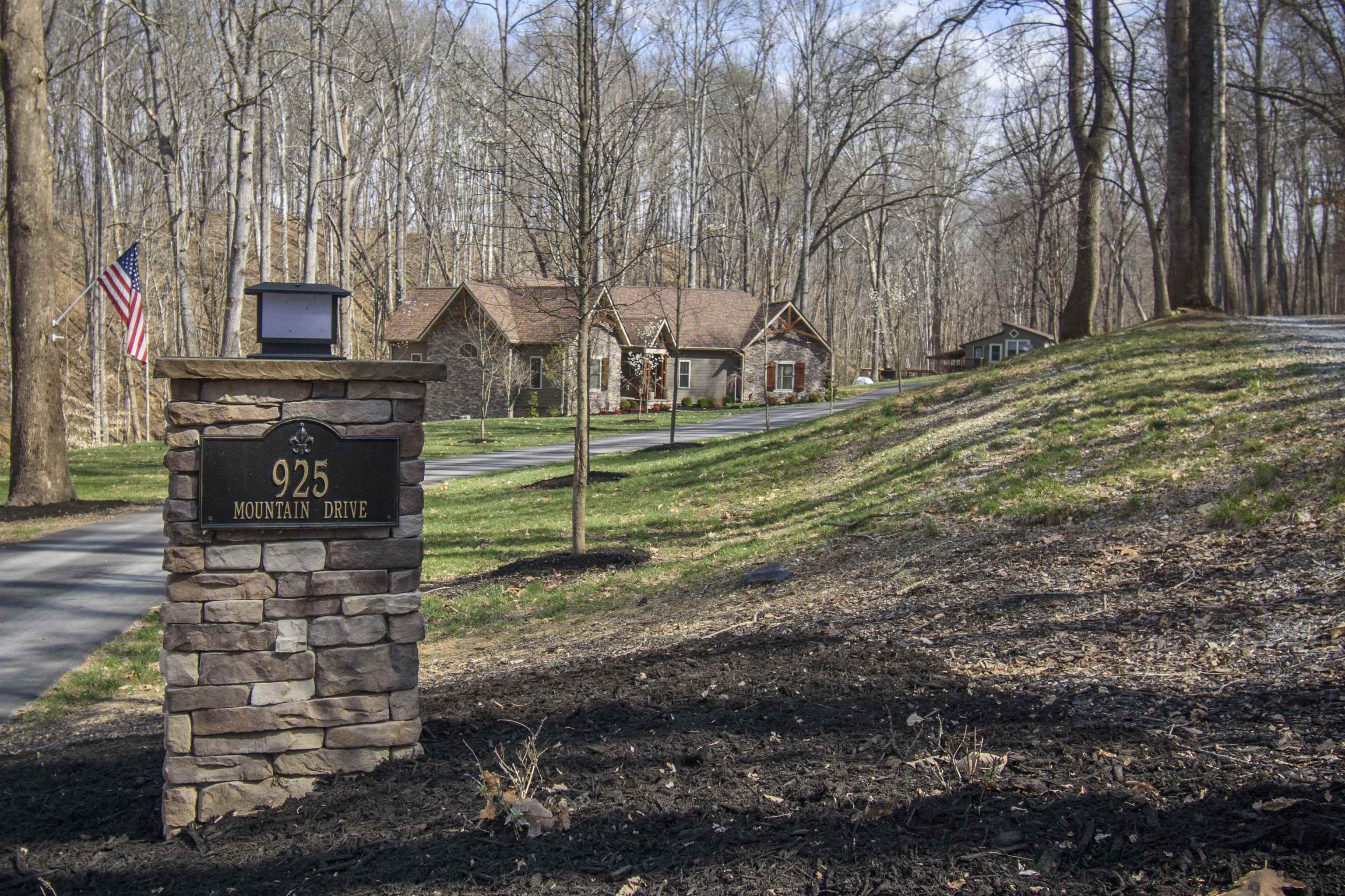 925 Mountain Drive Radford VA 24141