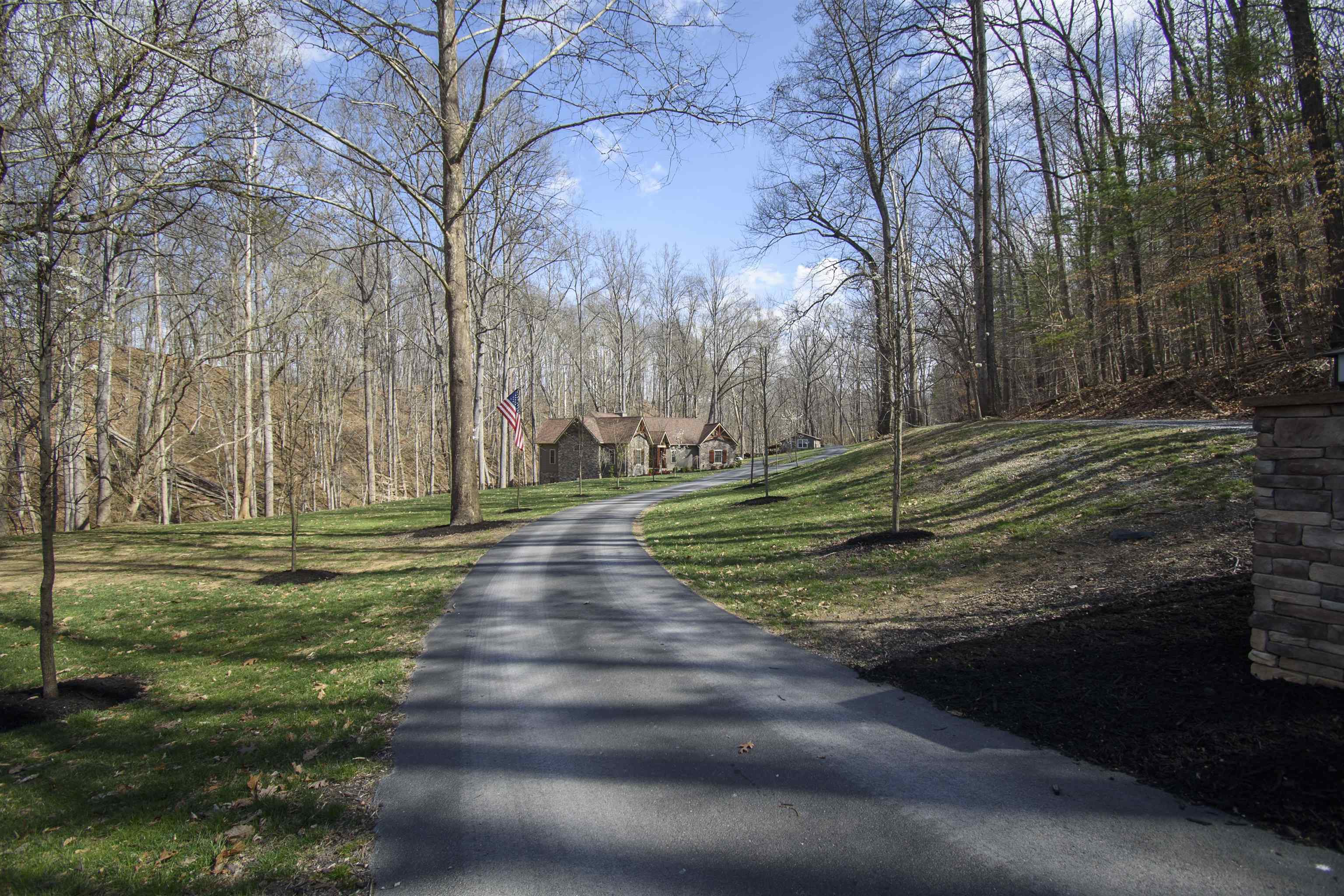 925 Mountain Drive Radford VA 24141