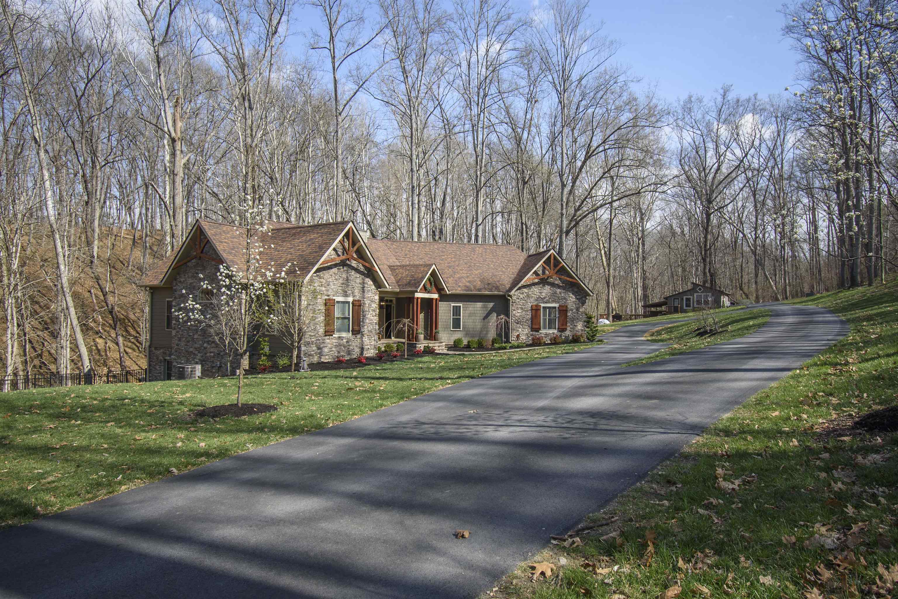 925 Mountain Drive Radford VA 24141