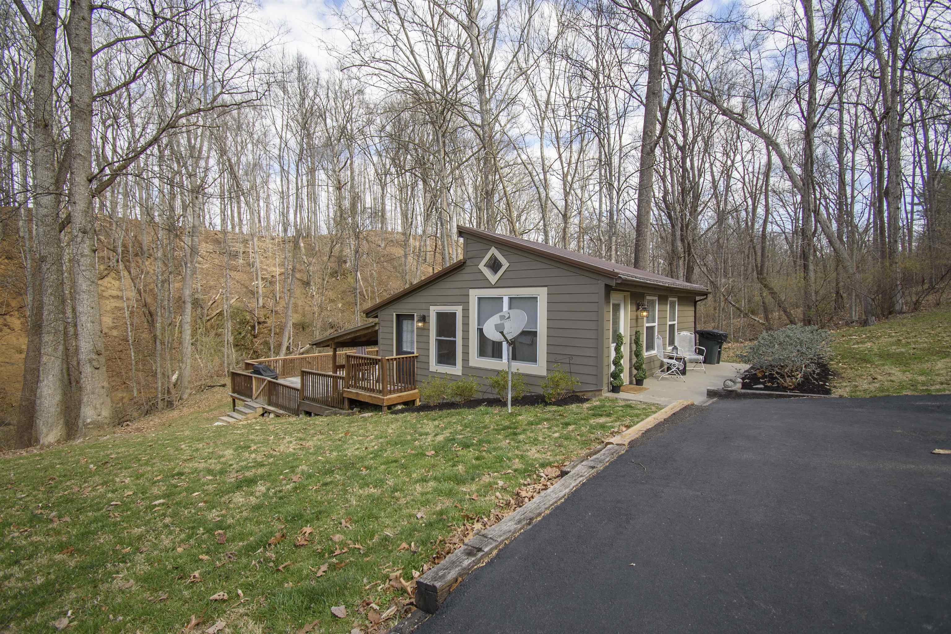 925 Mountain Drive Radford VA 24141