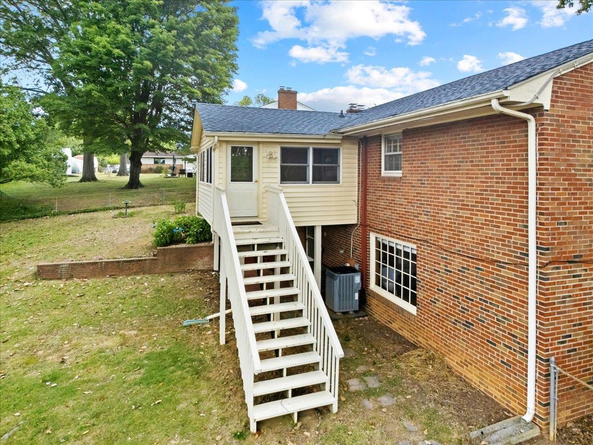 3155 Tomaranne Drive Roanoke VA 24018