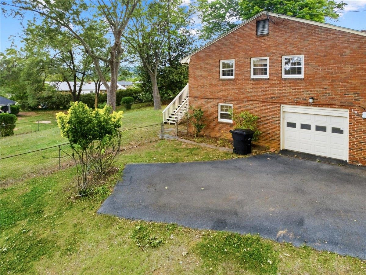 3155 Tomaranne Drive Roanoke VA 24018