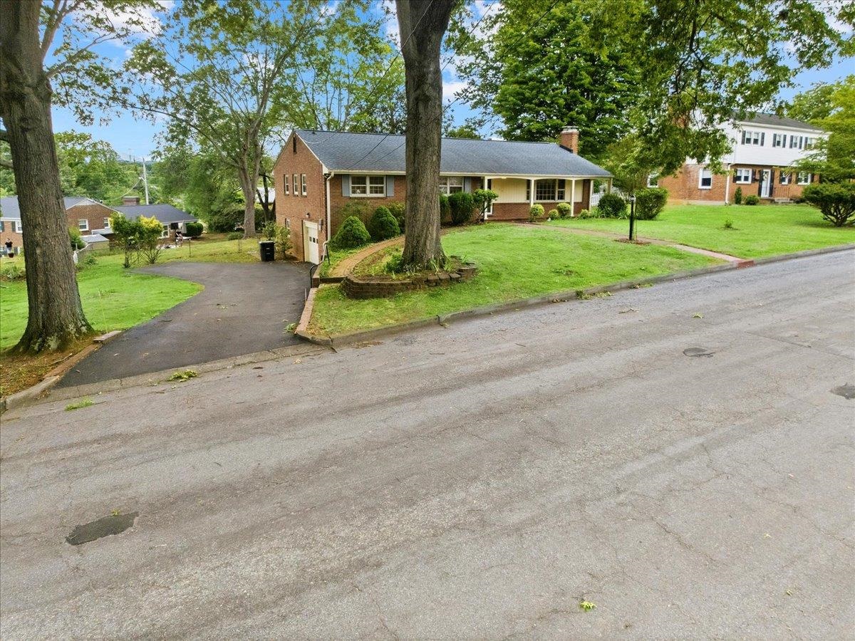 3155 Tomaranne Drive Roanoke VA 24018