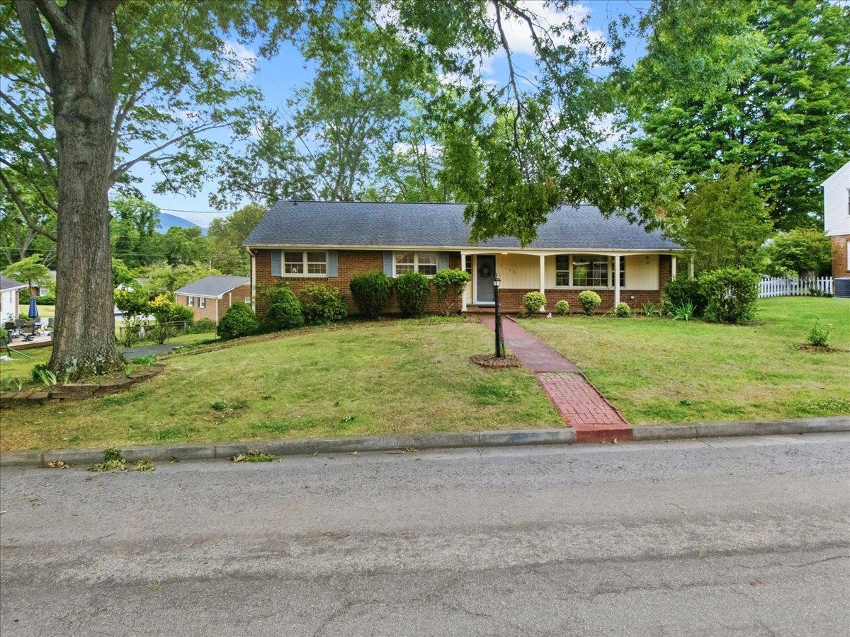 3155 Tomaranne Drive Roanoke VA 24018