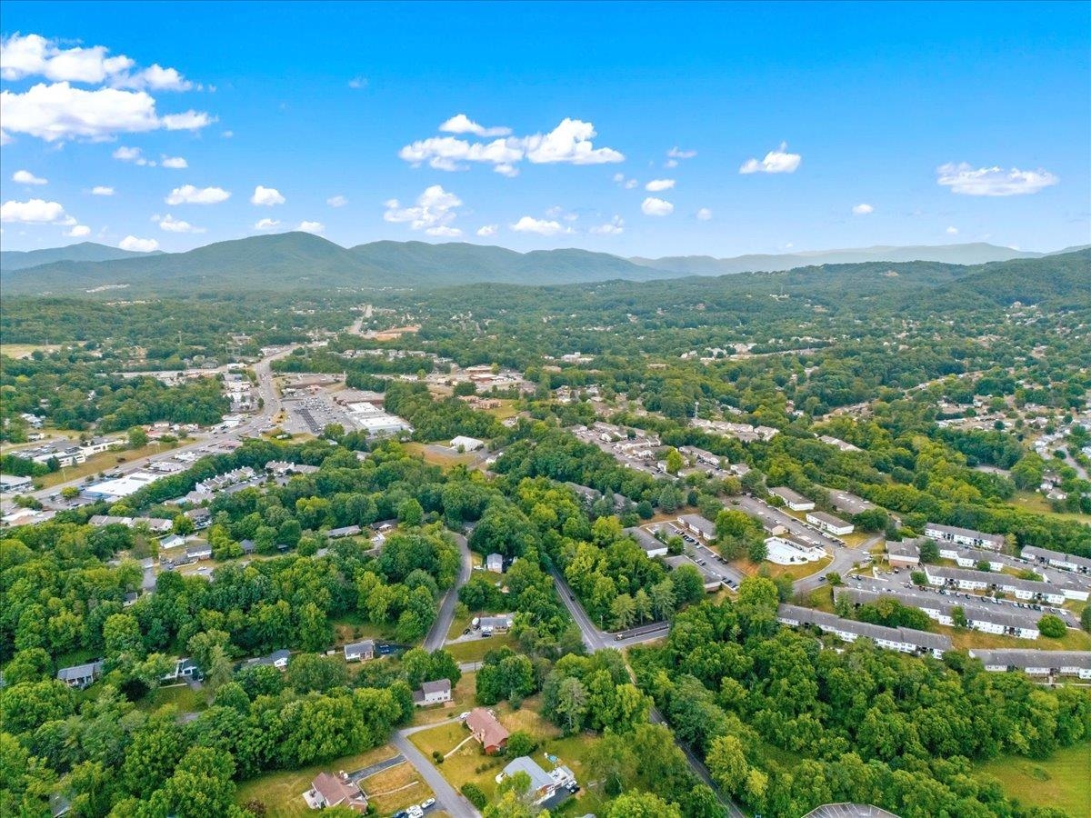 3155 Tomaranne Drive Roanoke VA 24018